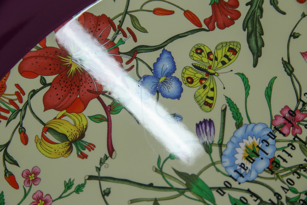 中古　超美品!!　GUCCI(グッチ)　Flora(フローラ)プリント　インテリアに映えるフォールディングメタルトレイ(サイドテーブル、花台、飾り台)(定価約25万7千円)(R-083321)