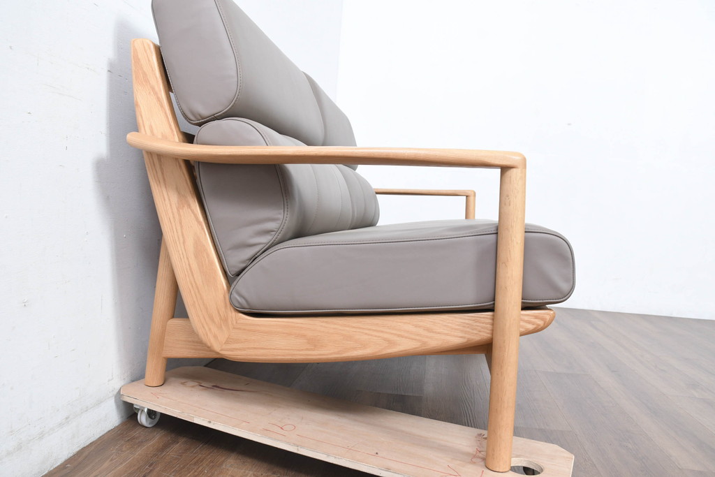 中古　超美品　展示品　浜本工芸　オーク材　スムース皮革　ナチュラルインテリアにおすすめのローバック2人掛けソファ(二人掛け、2P、レザー)(定価約37万円)(R-083230)　