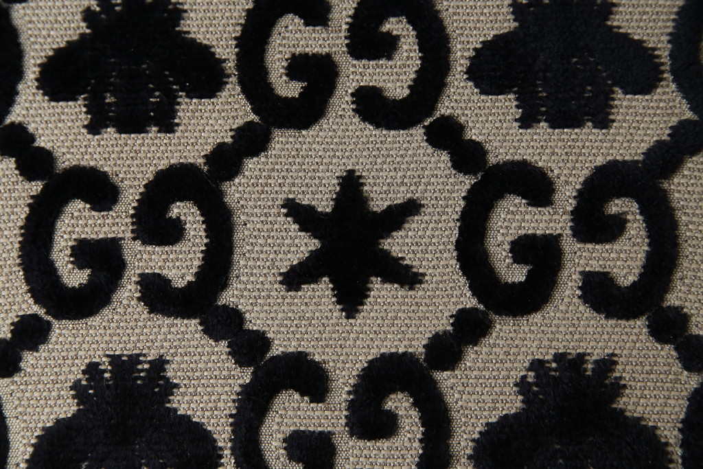 中古　超美品!!　グッチ(GUCCI)　GGジャカード　グッチを象徴するビー(ハチ)&スターモチーフのファブリックがおしゃれなキアヴァリチェア(ダイニングチェア、椅子、イス)(定価約37万4千円)(R-083320)
