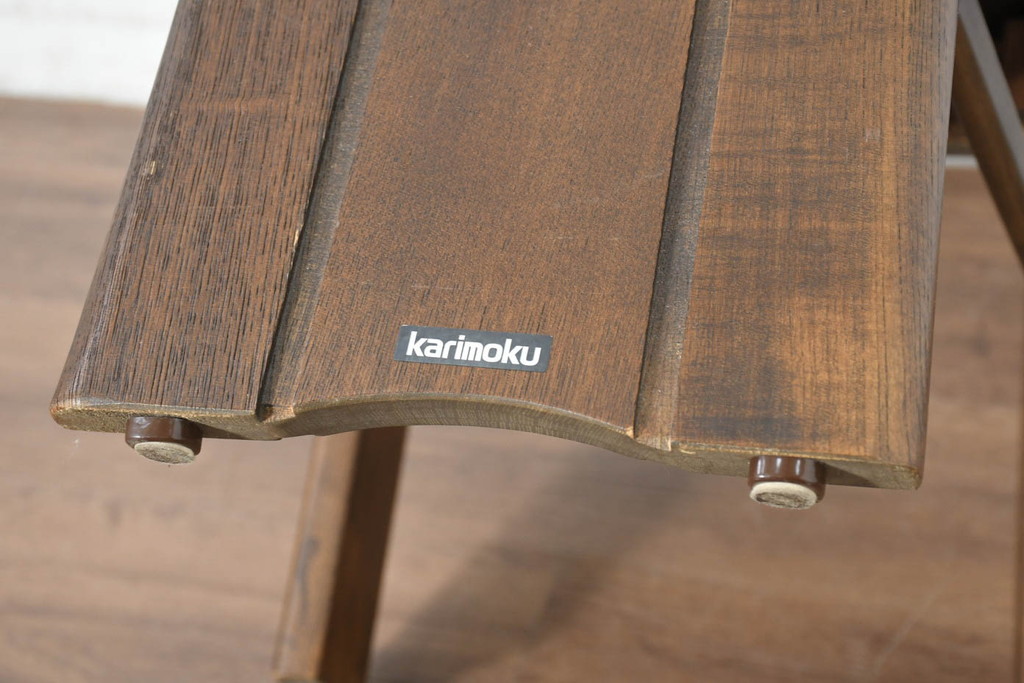 中古　美品　希少な廃番品!!　カリモク家具(karimoku)　ナラ(楢)材　持ち手付き　和モダンなハイバックチェア4脚セット(板座チェア、椅子、イス、バラ売り可能)(R-082709)
