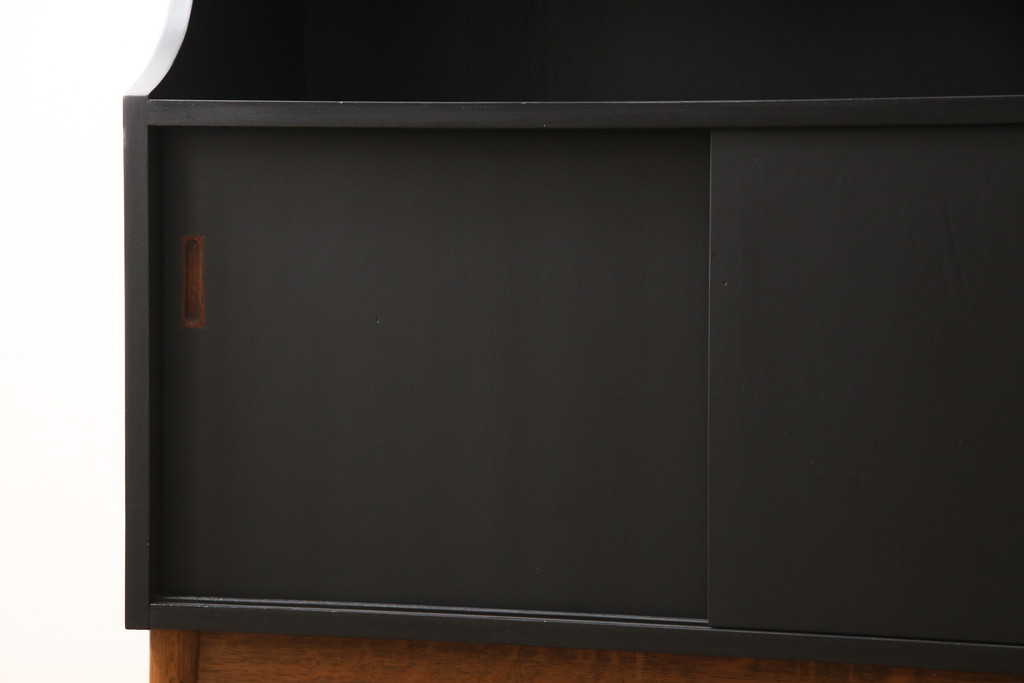 ペイント家具　デンマークヴィンテージ　チーク材　北欧家具らしいスタイリッシュさが魅力のサイドボード(収納棚、戸棚、サイドキャビネット、ビンテージ)(R-058459)