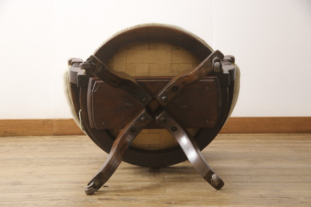 イギリスアンティーク　マホガニー材　エレガントな空間演出におすすめなキャスター付きチェア(アームチェア、椅子、イス)(R-058059)