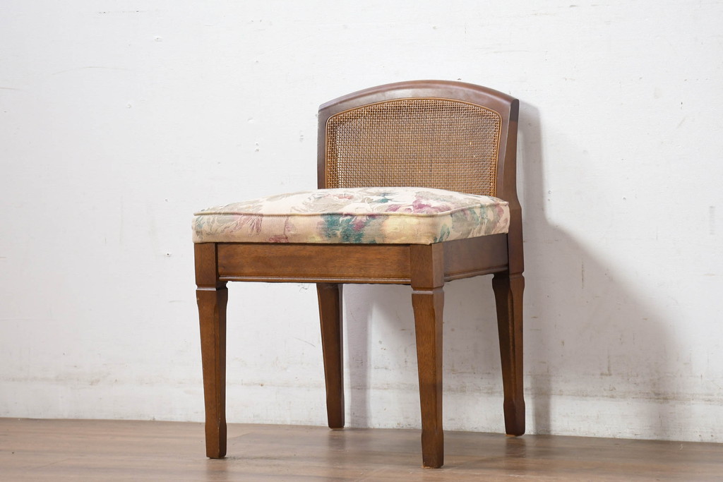 中古　maruni(マルニ木工)　品のある佇まいが魅力的なチェア1脚(ダイニングチェア、椅子、イス、アームレスチェア)(R-083368)