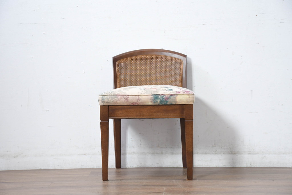 中古　maruni(マルニ木工)　品のある佇まいが魅力的なチェア1脚(ダイニングチェア、椅子、イス、アームレスチェア)(R-083368)