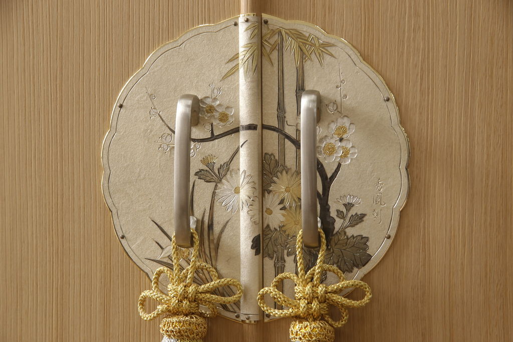 中古　最高級　伝統工芸士　中山昌二作　かくし付き　凛とした佇まいが気品を感じさせる加茂総桐箪笥(大丸、四方丸、桐たんす、着物箪笥、衣装タンス、和タンス)(定価約240万)(R-061956)