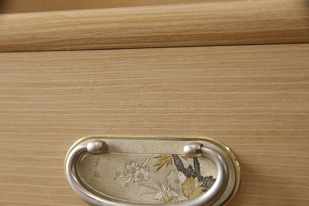 中古　最高級　伝統工芸士　中山昌二作　かくし付き　凛とした佇まいが気品を感じさせる加茂総桐箪笥(大丸、四方丸、桐たんす、着物箪笥、衣装タンス、和タンス)(定価約240万)(R-061956)