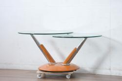 中古　美品　IDC大塚家具取り扱い　ドイツ高級家具　Ronald Schmitt (ロナルドシュミット)　スタイリッシュな佇まいの可動式ガラステーブル(センターテーブル、リビングテーブル、カフェテーブル、コーヒーテーブル)(R-083349)