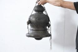 ビンテージ照明　真鍮製(ブラス)　精巧な透かし彫り　重厚なフォルムと存在感が目を惹く美しい大振りのランプ(しんちゅう、電気照明、吊り下げランプ、天井照明、ヴィンテージ)(R-083220)
