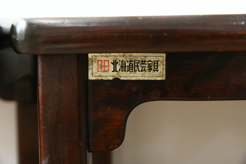 中古　北海道民芸家具　落ち着きのある空間づくりにおすすめのスツール2脚セット(花台、板座、飾り台、ディスプレイ台、バラ売り可能)(R-080702)