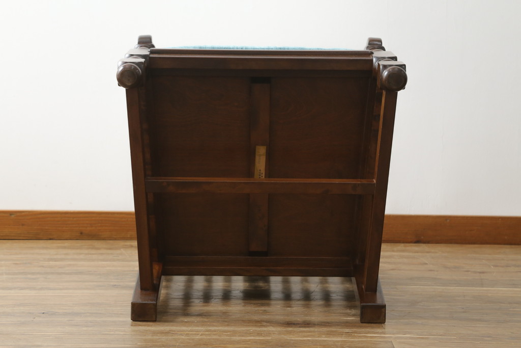 中古　松本民芸家具　洋館に似合う佇まいのD型布張り椅子(アームチェア、1人掛けソファ)(R-072966)
