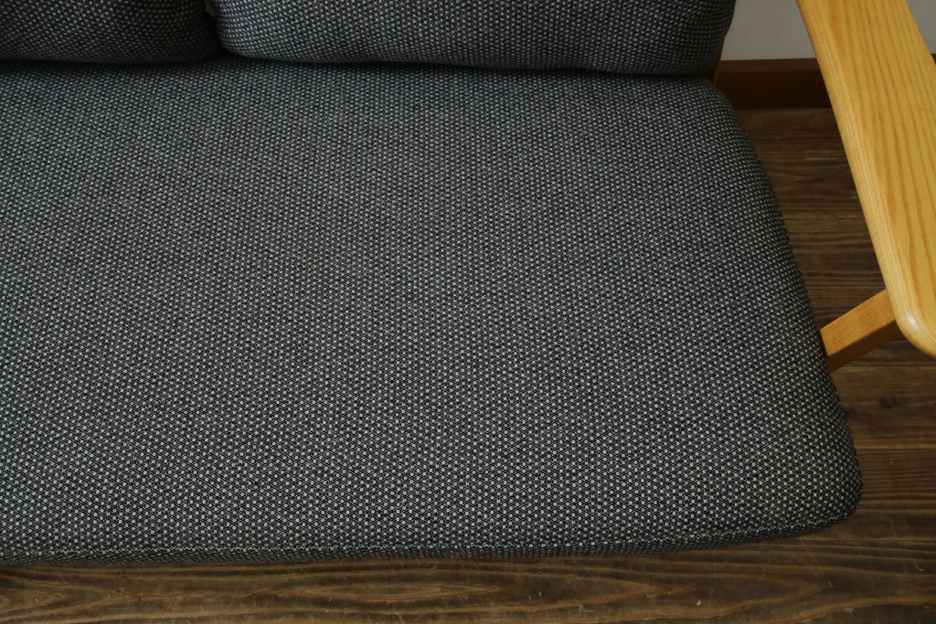 中古　ブランド家具　ナガノインテリア　シンプルなデザインが取り入れやすい3人掛けソファ(三人掛け、3Pソファ)(定価約18万円)(R-080327)