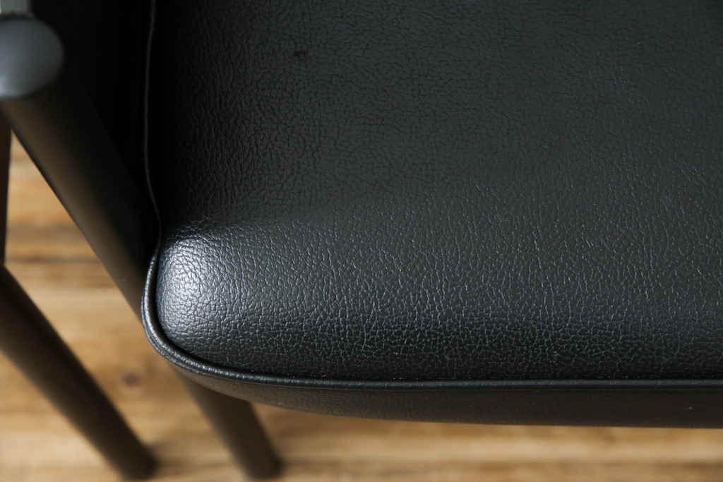 イタリアビンテージ　名作希少品!!　ドリアデ(Driade)　コステス(COSTES)　フィリップ・スタルク(Philippe Starck)デザイン　流線形のフォルムが美しいダイニングチェア2脚セット(椅子、イス、ヴィンテージ、バラ売り可能)(R-082289)