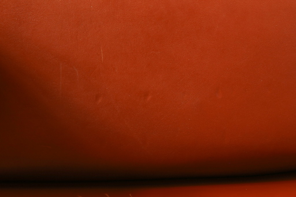 中古　Cassina(カッシーナ)　413　CAB(キャブ)　MARIO BELLINI(マリオベリーニ)　本革(レザー)　シンプルモダンな空間づくりに活躍するアームチェア(ダイニングチェア、椅子、イス)(定価約41万8千円)(R-075849)