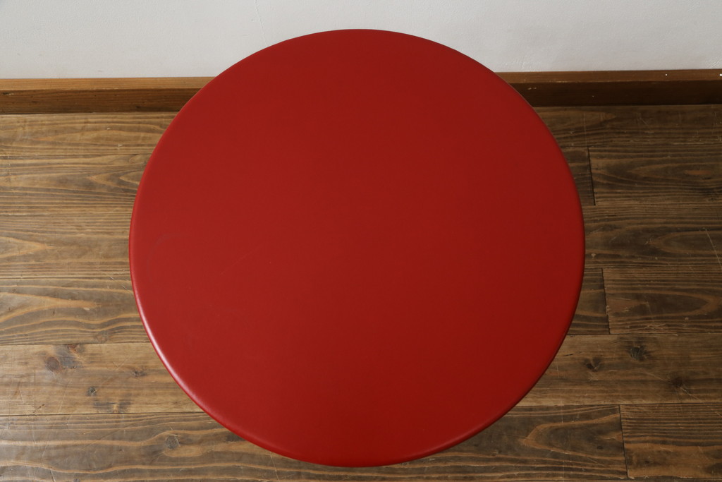 中古　美品　イタリア家具　Poltrona Frau(ポルトローナ フラウ)　BOB(ボブ) ロータイプ　ジャン・マリー・マッソー　スタイリッシュなデザインが魅力のサイドテーブル(ローテーブル、センターテーブル、ラウンドテーブル、丸テーブル、カフェテーブル、コーヒーテーブル)(R-074863)