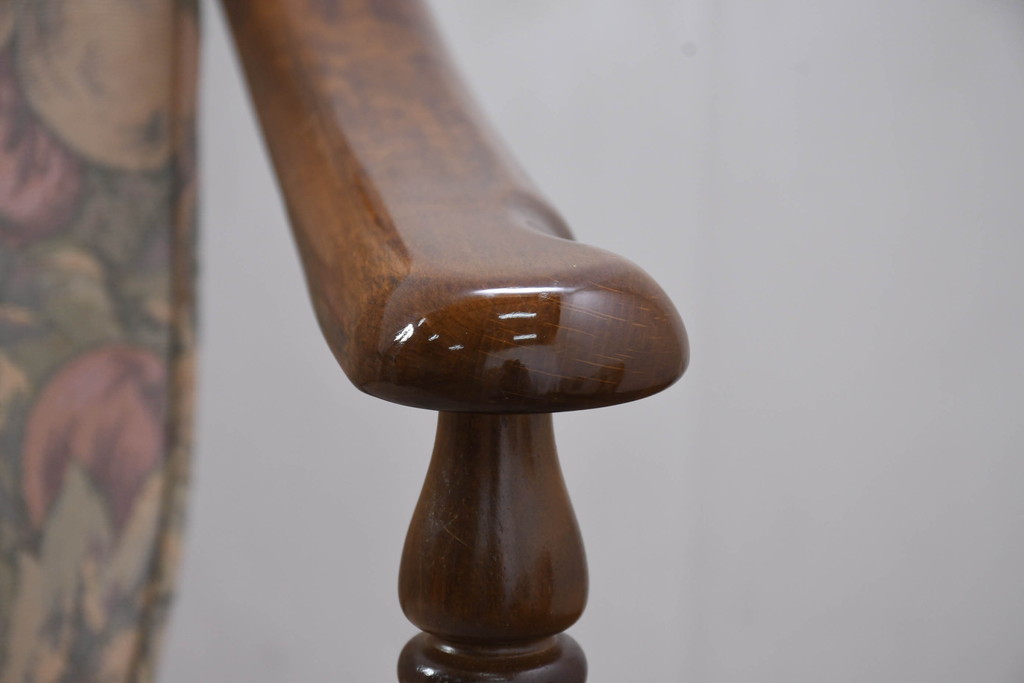 中古　カリモク家具(karimoku)　ゆったりと座れるキャスター付きダイニングアームチェア4脚セット(ダイニングチェア、イス、椅子、バラ売り可能)(定価4脚で約32万円)(R-083251)