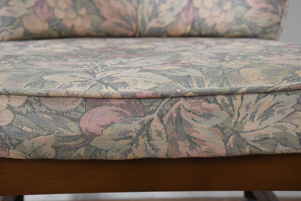 中古　カリモク家具(karimoku)　ゆったりと座れるキャスター付きダイニングアームチェア4脚セット(ダイニングチェア、イス、椅子、バラ売り可能)(定価4脚で約32万円)(R-083251)