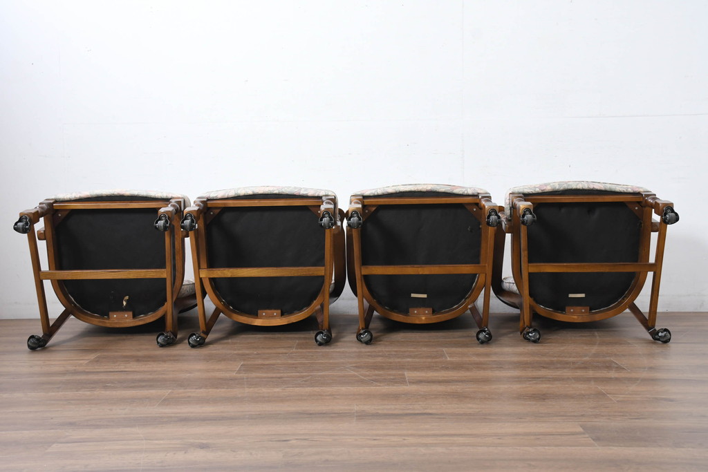 中古　カリモク家具(karimoku)　ゆったりと座れるキャスター付きダイニングアームチェア4脚セット(ダイニングチェア、イス、椅子、バラ売り可能)(定価4脚で約32万円)(R-083251)