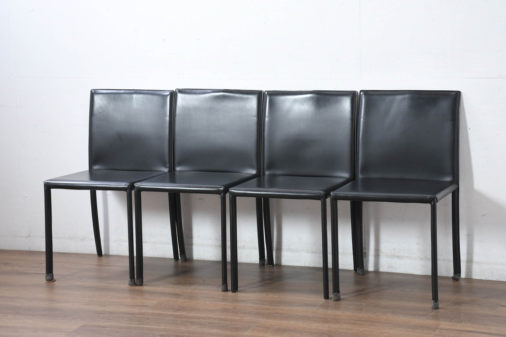 中古　美品　イタリア　calligaris(カリガリス)　本革　洗練されたデザインで高級感と快適さを兼ね備えた上質なダイニングチェア4脚セット(レザー、イス、椅子、ばら売可能)(R-083250)