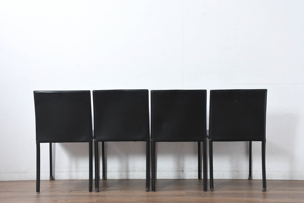 中古　美品　イタリア　calligaris(カリガリス)　本革　洗練されたデザインで高級感と快適さを兼ね備えた上質なダイニングチェア4脚セット(レザー、イス、椅子、ばら売可能)(R-083250)