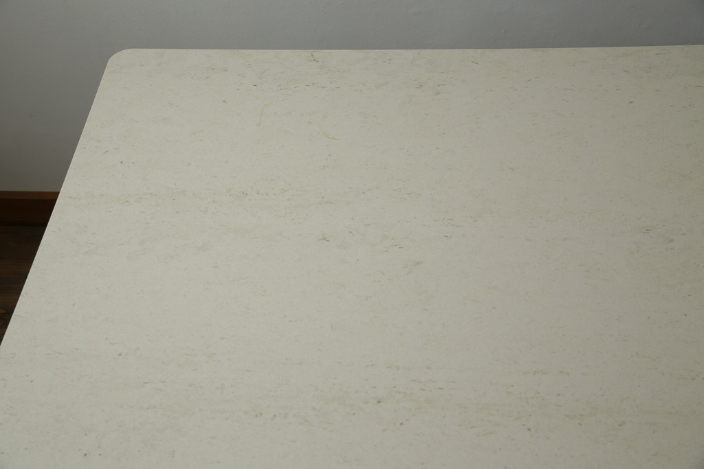 中古　展示品　新品同様品　arflex(アルフレックス)　Patrick Norguet(パトリック・ノルゲ)デザイン　IENA(イエナ)　DEKTON(デクトン)　無駄のない洗練されたデザインが素敵なダイニングテーブル(食卓、6人掛け、作業台、ミーティングテーブル、会議テーブル、打ち合わせテーブル)(定価約123万円)(R-079576)