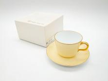 大倉陶園(OKURA、OAC)　色蒔き(クリーム)　シンプルながら上品な雰囲気を醸し出すモーニングカップ&ソーサー(洋食器、箱付き)(R-070219)