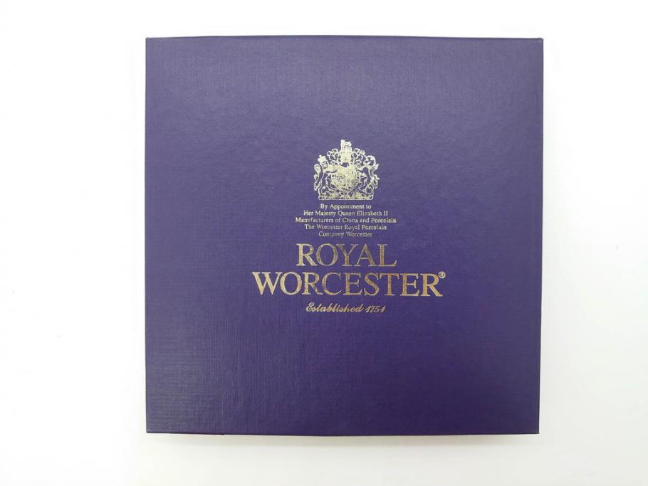 イギリス　ROYAL WORCESTER(ロイヤルウースター)　ペインテッドフルーツ　モモ　約20cm　一つ一つ丁寧に絵付けされた意匠が美しいプレート(ハンドペイント、箱付き、洋食器、皿、もも、桃)(R-070223)