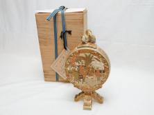【骨董買取】明治時代　薩摩錦手　花と人物図鼠蓋太鼓形香炉(置物、仏具)を買取りました。