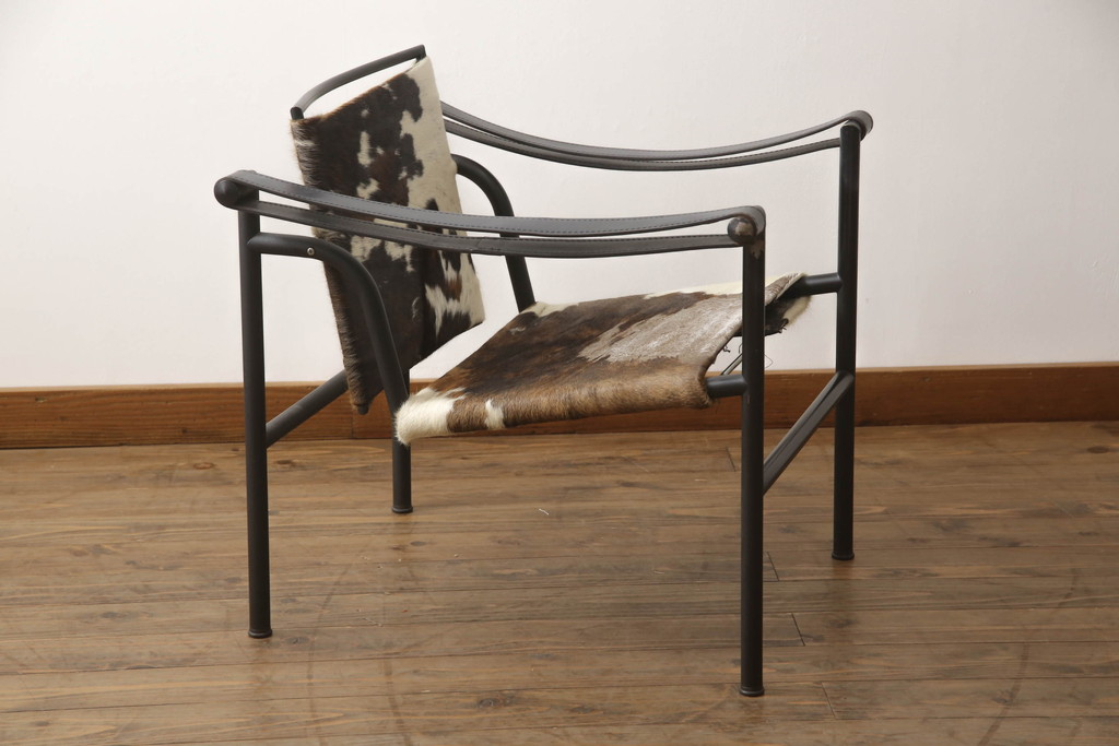 中古　ダメージあり　Cassina(カッシーナ)　ル・コルビュジエ ピエール・ジャンヌレ シャルロット・ペリアン　LC1　個性が光る!ワンランク上の空間づくりにおすすめなスリングチェア(バスキュランチェア、アームチェア、椅子、イス、Le Corbusier)(定価539,000円)(R-070296)