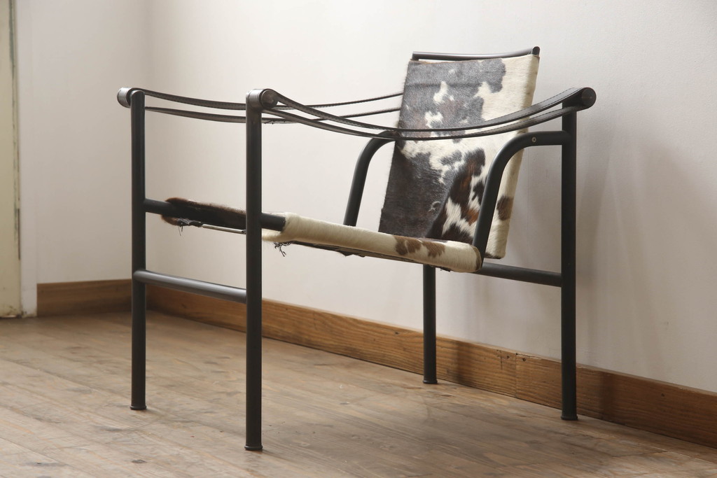 中古　ダメージあり　Cassina(カッシーナ)　ル・コルビュジエ ピエール・ジャンヌレ シャルロット・ペリアン　LC1　個性が光る!ワンランク上の空間づくりにおすすめなスリングチェア(バスキュランチェア、アームチェア、椅子、イス、Le Corbusier)(定価539,000円)(R-070296)