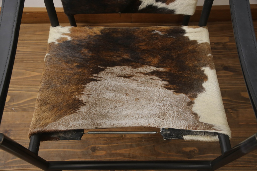 中古　ダメージあり　Cassina(カッシーナ)　ル・コルビュジエ ピエール・ジャンヌレ シャルロット・ペリアン　LC1　個性が光る!ワンランク上の空間づくりにおすすめなスリングチェア(バスキュランチェア、アームチェア、椅子、イス、Le Corbusier)(定価539,000円)(R-070296)