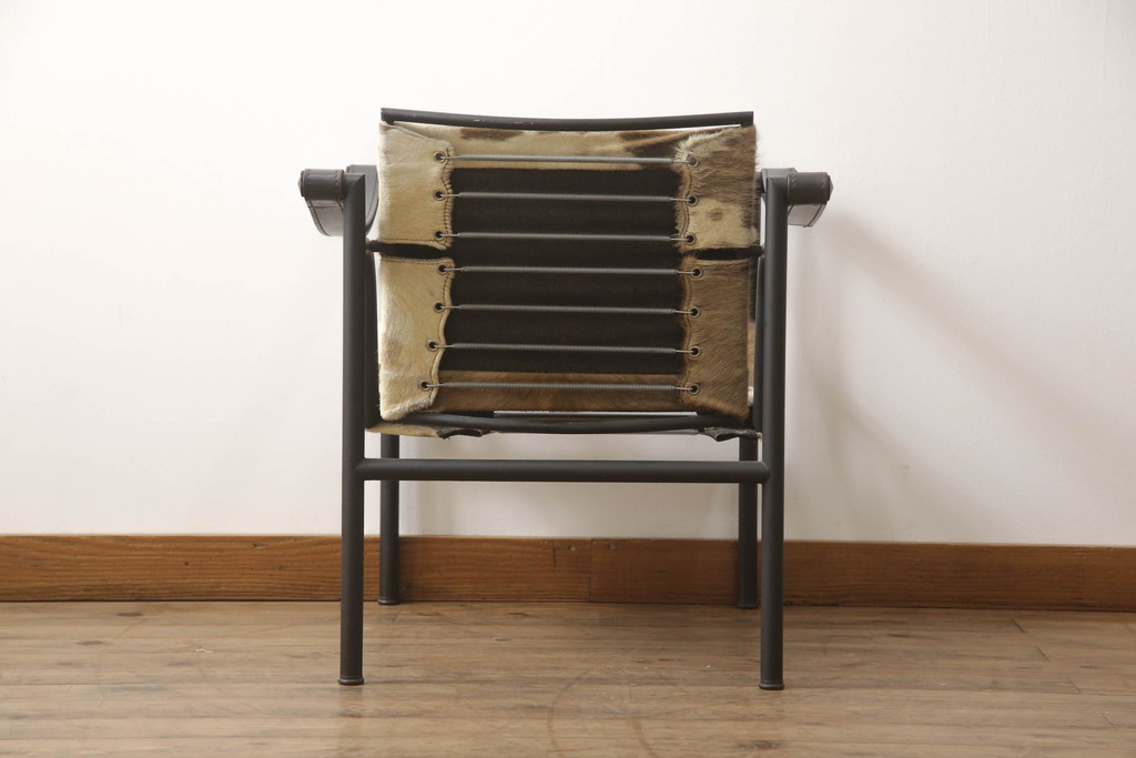 中古　ダメージあり　Cassina(カッシーナ)　ル・コルビュジエ ピエール・ジャンヌレ シャルロット・ペリアン　LC1　個性が光る!ワンランク上の空間づくりにおすすめなスリングチェア(バスキュランチェア、アームチェア、椅子、イス、Le Corbusier)(定価539,000円)(R-070296)