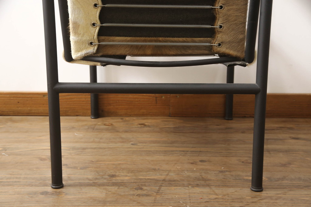 中古　ダメージあり　Cassina(カッシーナ)　ル・コルビュジエ ピエール・ジャンヌレ シャルロット・ペリアン　LC1　個性が光る!ワンランク上の空間づくりにおすすめなスリングチェア(バスキュランチェア、アームチェア、椅子、イス、Le Corbusier)(定価539,000円)(R-070296)