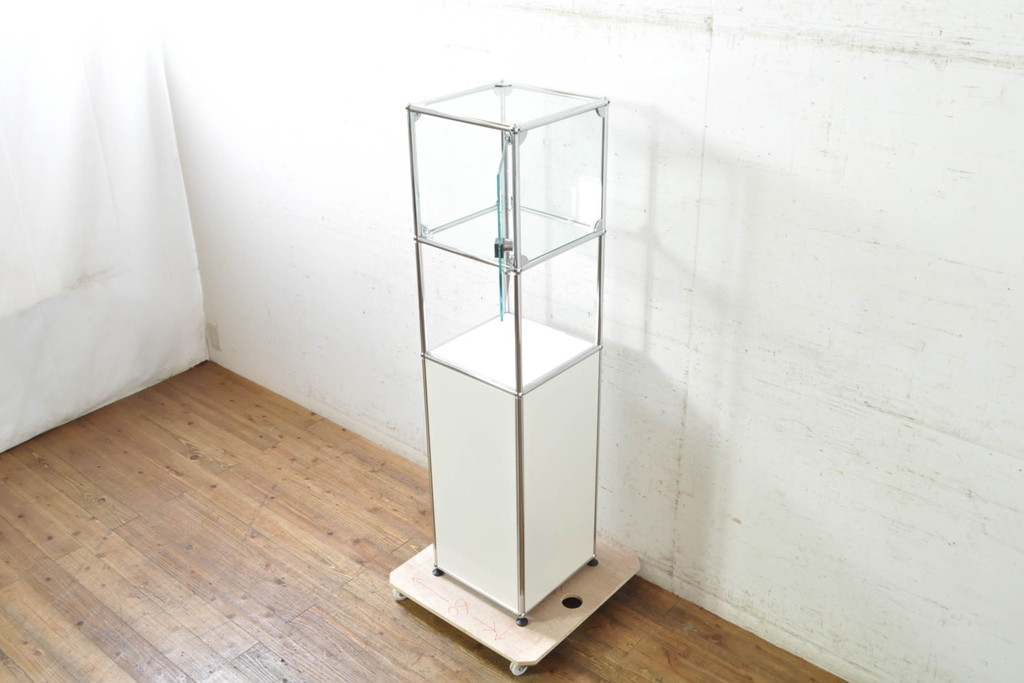 中古　USMハラー(USM Haller)　鍵付きショーケースが魅力の鉄製キャビネット(収納棚、オープンラック、飾り棚、陳列棚、ガラスケース、店舗什器)(R-074362)