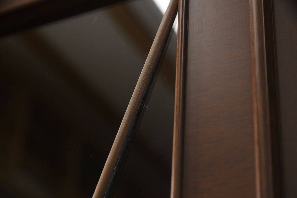 中古　神戸洋家具　メープル不二屋　クラシカルで品のある佇まいが美しいキャビネット(定価約54万円)(飾り棚、食器棚、戸棚、収納棚)(R-057789)