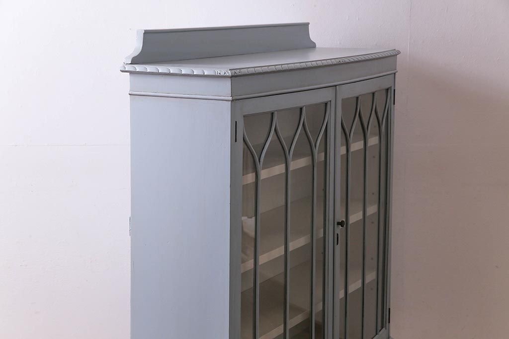イギリスアンティーク　ペイント家具　淡い色合いが可愛らしいブックケース(収納棚、キャビネット)