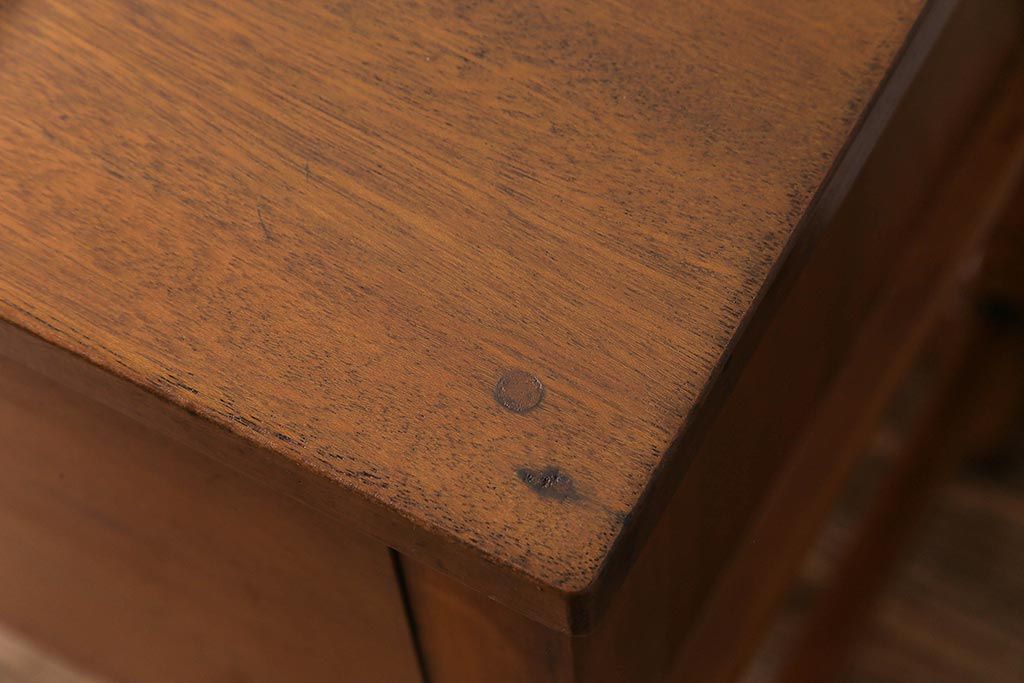 レトロ家具　昭和レトロ　素朴な木の風合いが魅力のシンプルなサイドテーブル(カフェテーブル、飾り台、引き出し)
