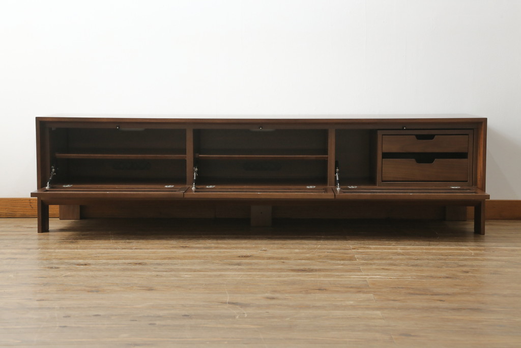 中古　美品　カリモク家具(karimoku)　domani(ドマーニ)　Excel-Life(エクセルライフ)　シンプルなデザインがお部屋に取り入れやすいテレビボード(テレビ台、シアターボード、リビングボード、ローボード、収納棚、戸棚)(定価約50万円)(R-073682)