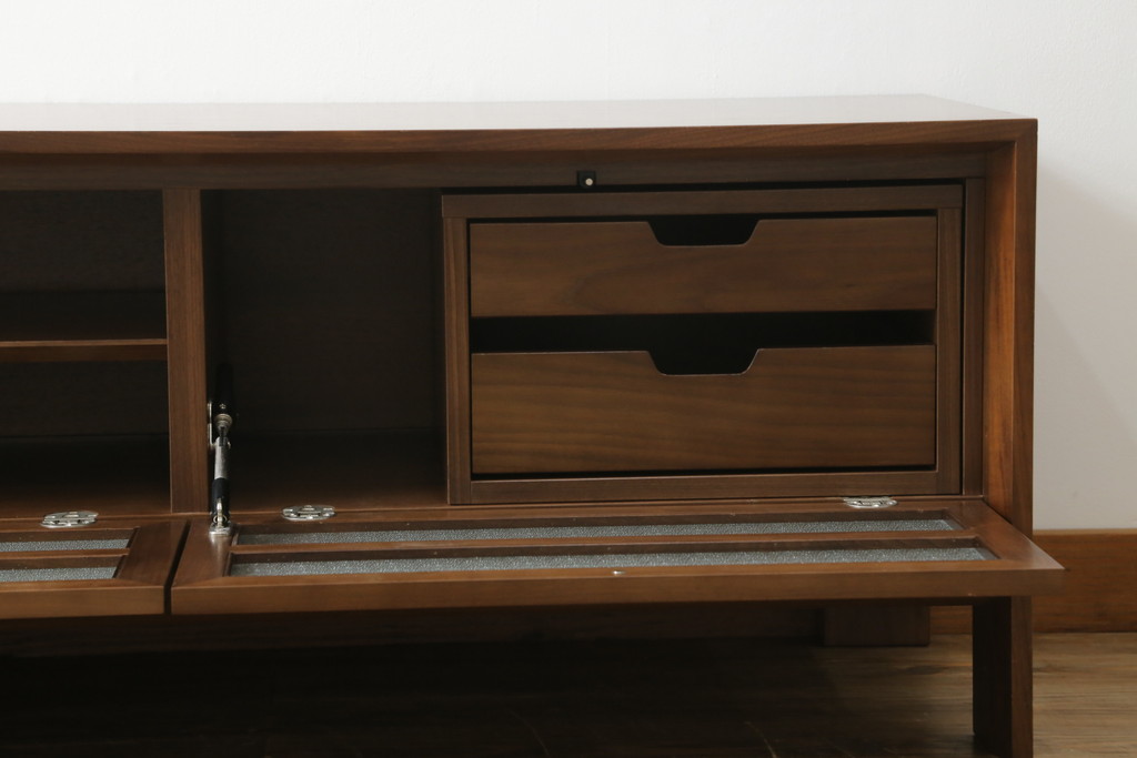 中古　美品　カリモク家具(karimoku)　domani(ドマーニ)　Excel-Life(エクセルライフ)　シンプルなデザインがお部屋に取り入れやすいテレビボード(テレビ台、シアターボード、リビングボード、ローボード、収納棚、戸棚)(定価約50万円)(R-073682)