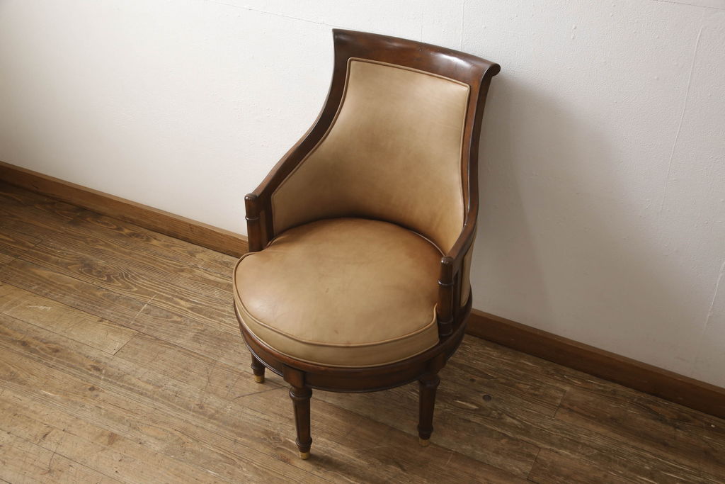 中古　DREXEL HERITAGE(ドレクセルヘリテイジ) Upholstery(アップホルスタリー)　本革製の優雅なデスクチェア(ゲームチェア、回転チェア、椅子)(定価約43万円)(R-056708)