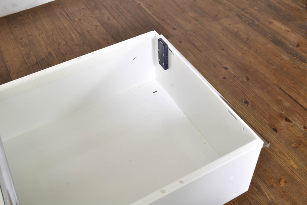 中古　美品　USMハラー(USM Haller)　美しくシンプルなデザインが目を引く鉄製ラックとサイドチェストのセット(サイドボード、サイドキャビネット、デスクワゴン、引き出し、オープンラック、飾り棚)(R-074373)