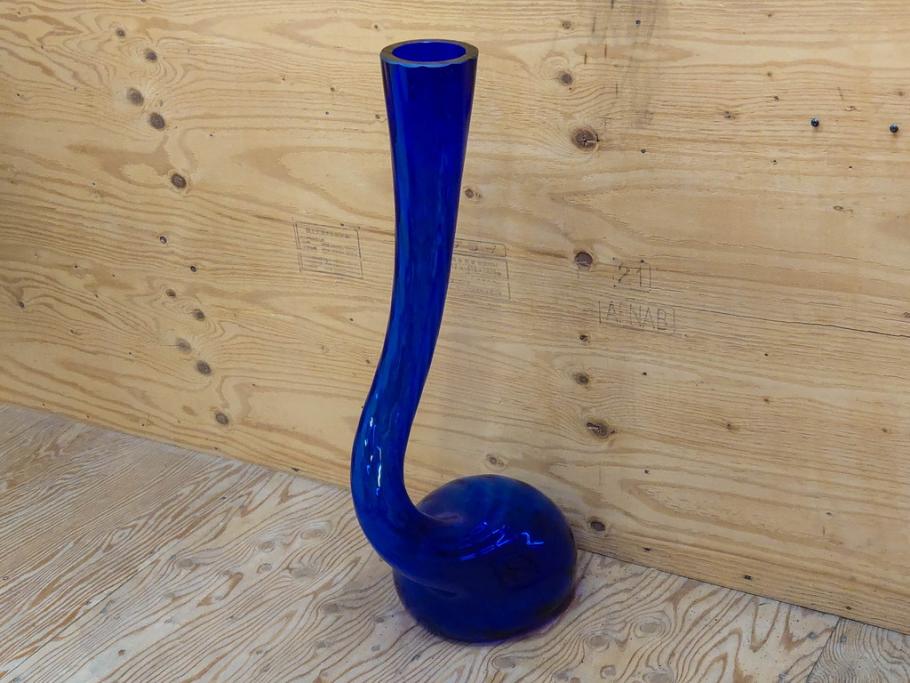 昭和レトロ　特大　ユニークなフォルムが目を惹くアクセントになるフラワーベース(スウィングベース、花瓶、花入れ、花器、オブジェ、ホームインテリア、ディスプレイ、ブルー)(R-076962)