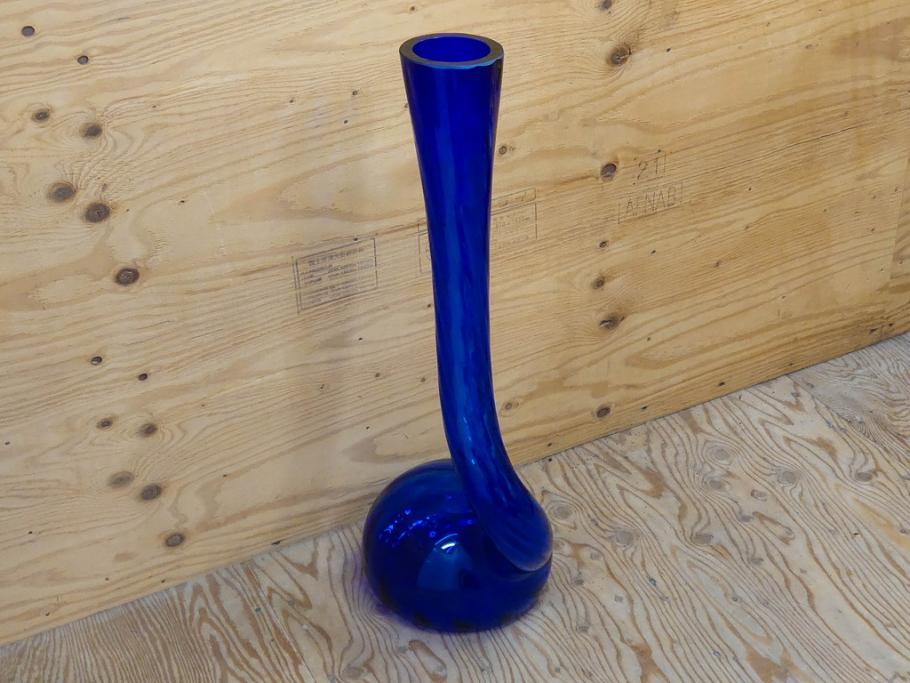 昭和レトロ　特大　ユニークなフォルムが目を惹くアクセントになるフラワーベース(スウィングベース、花瓶、花入れ、花器、オブジェ、ホームインテリア、ディスプレイ、ブルー)(R-076962)