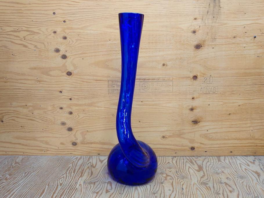 昭和レトロ　特大　ユニークなフォルムが目を惹くアクセントになるフラワーベース(スウィングベース、花瓶、花入れ、花器、オブジェ、ホームインテリア、ディスプレイ、ブルー)(R-076962)