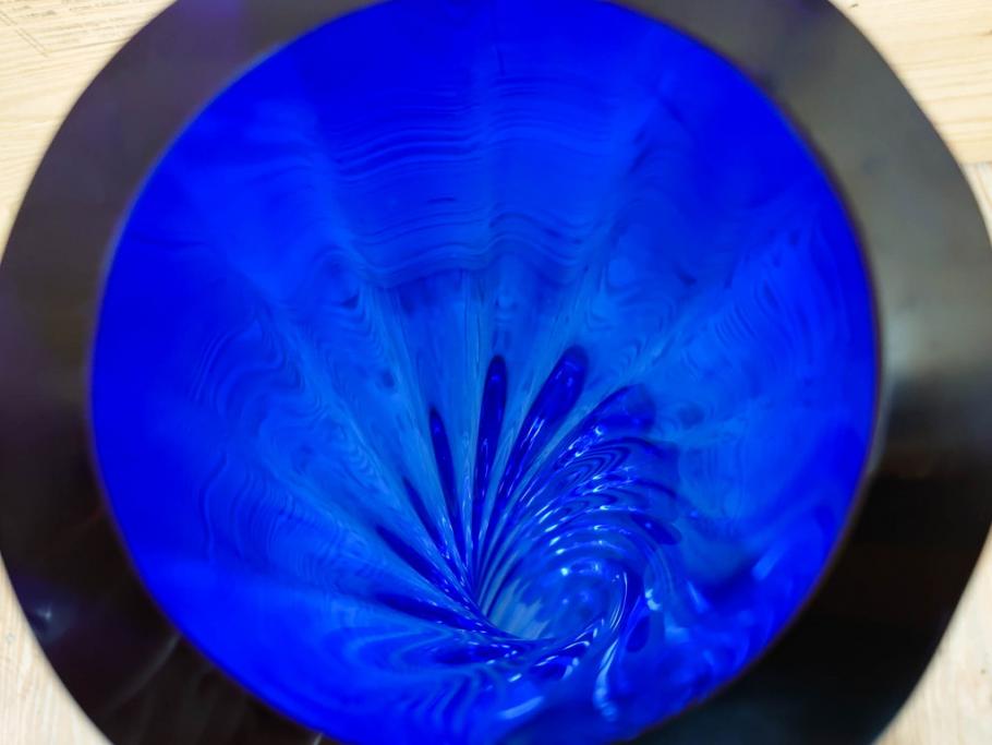 昭和レトロ　特大　ユニークなフォルムが目を惹くアクセントになるフラワーベース(スウィングベース、花瓶、花入れ、花器、オブジェ、ホームインテリア、ディスプレイ、ブルー)(R-076962)