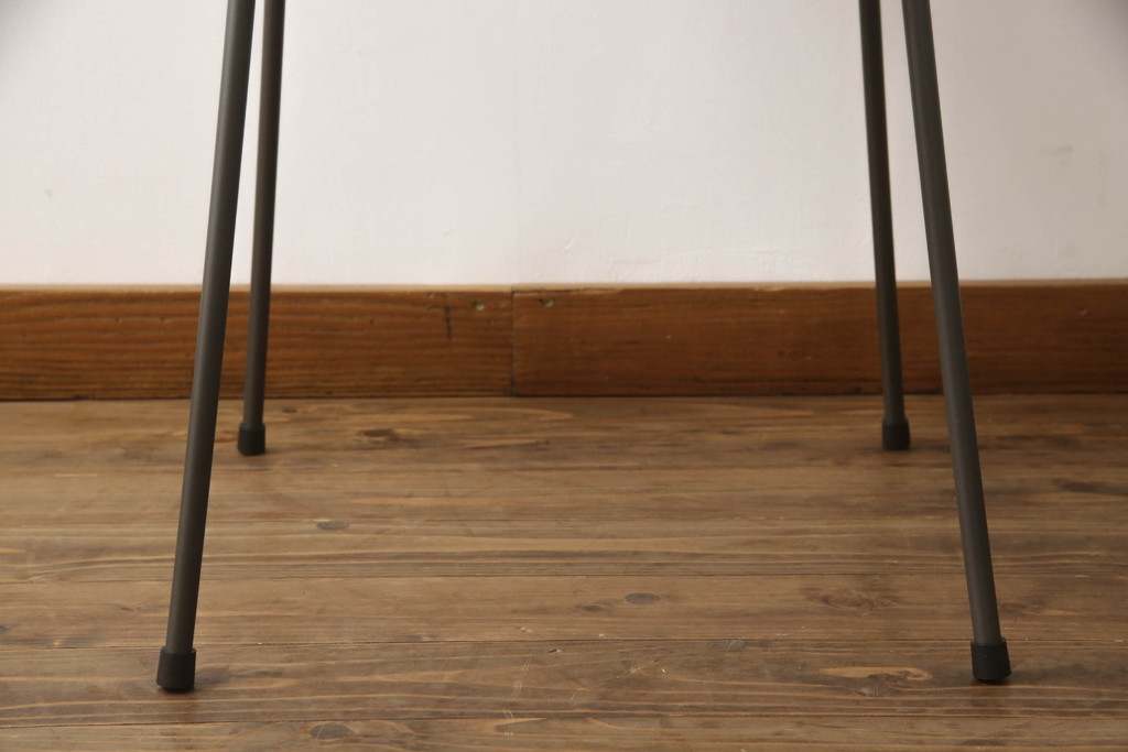 中古　新品同様!!　FRITZ HANSEN(フリッツハンセン)　SERIES 7(セブンチェア)　fh-3107ca-155　カラードアッシュ　ナイングレー (NINE GREY)　北欧モダンなお部屋にぴったり!シャープな脚がお洒落なダイニングチェア(板座チェア、椅子、イス)(定価約7万円)(R-066552)