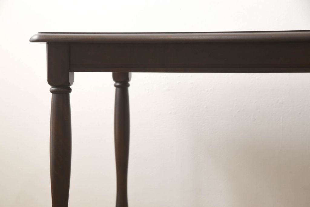 中古　北海道民芸家具　細身の脚が上品な印象を高めるダイニングテーブル(4人掛け、食卓)(R-059689)