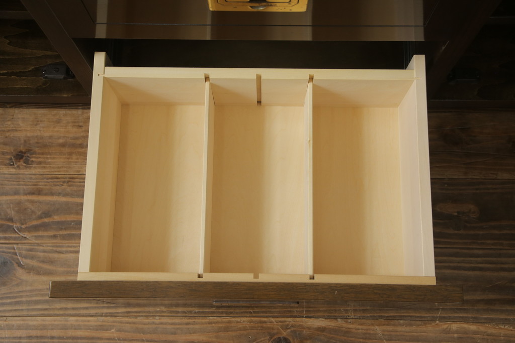 中古　美品　カリモク家具(karimoku)　domani(ドマーニ)　Morganton(モーガントン)　上品な佇まいのテレビ台(テレビボード、リビングボード、ローボード、収納棚、戸棚)(R-074960)