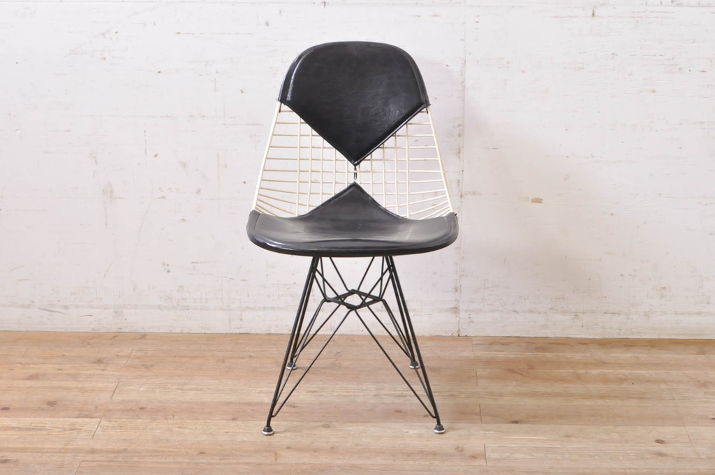 アメリカビンテージ　Hermanmiller(ハーマンミラー社)　チャールズ&レイ・イームズ(Charles & Ray Eames)　DKR　エッフェルベース　ビキニパッド付ワイヤーチェア(サイドチェア、ダイニングチェア、椅子、イス、ヴィンテージ)(R-068273)