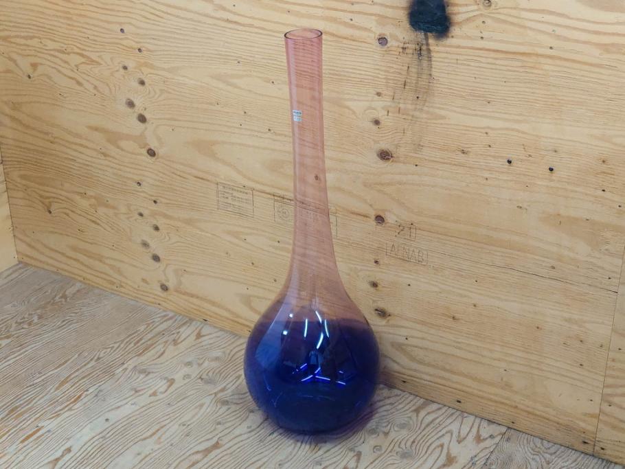昭和レトロ　特大　グラデーションが美しいフラワーベース(花瓶、花入れ、花器、オブジェ、ホームインテリア、ディスプレイ、ブルー、ピンク、アートガラス)(R-076988)