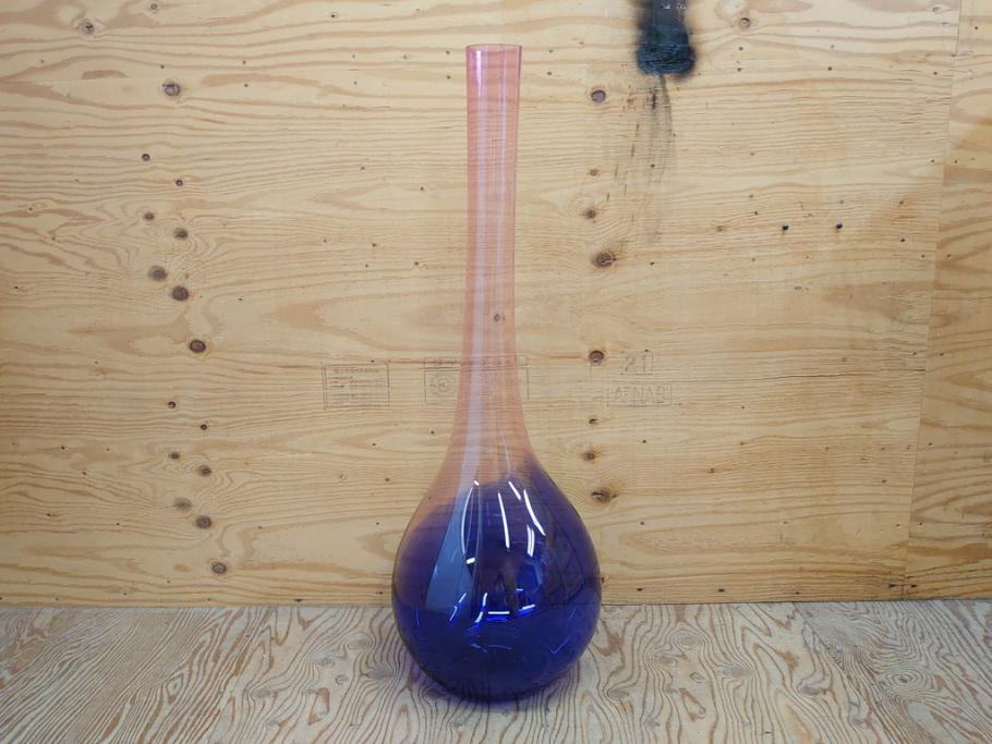 昭和レトロ　特大　グラデーションが美しいフラワーベース(花瓶、花入れ、花器、オブジェ、ホームインテリア、ディスプレイ、ブルー、ピンク、アートガラス)(R-076988)